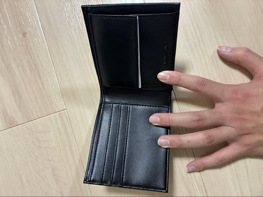EMPORIO ARMANI 二つ折り財布 ブラック　新品未使用