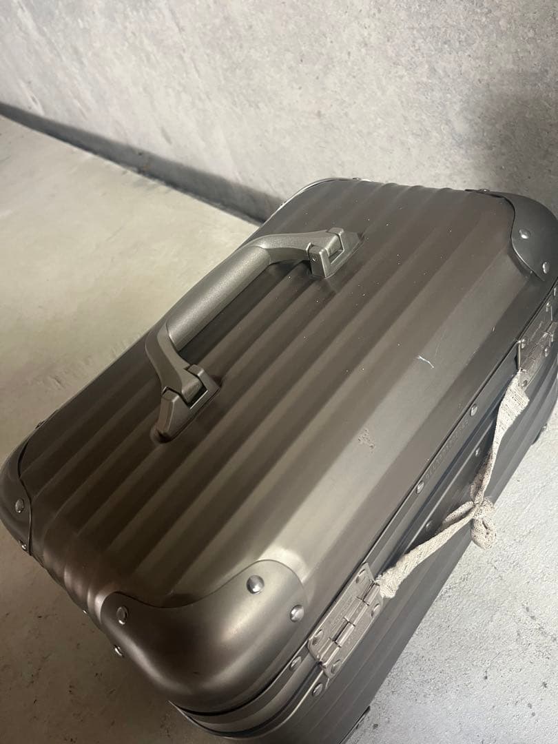 M*I様 リモワ トパーズ　チタニウム　ビューティケース rimowa