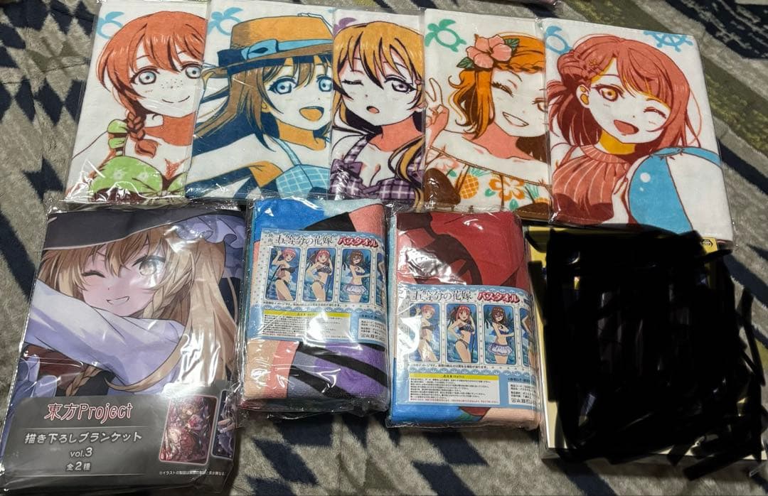 アニメグッズ　タオル系　まとめ売り　28枚