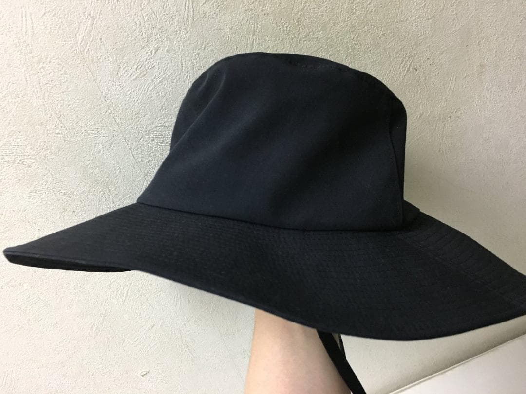 メゾンドリリス 25ss 美品 ハンプトン ナイロン ハット 黒系