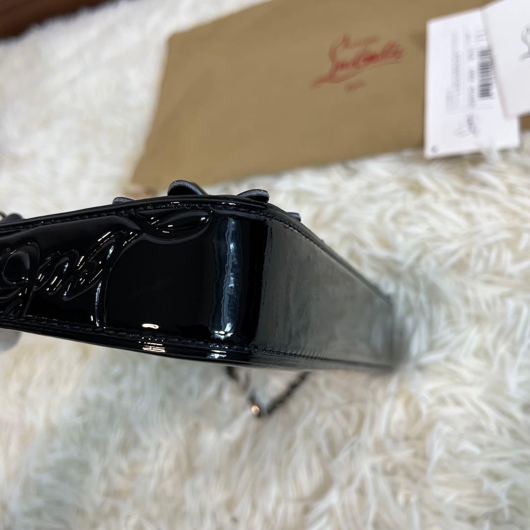 クリスチャンルブタン　チェーンショルダーバッグ　黒　エナメル　花柄