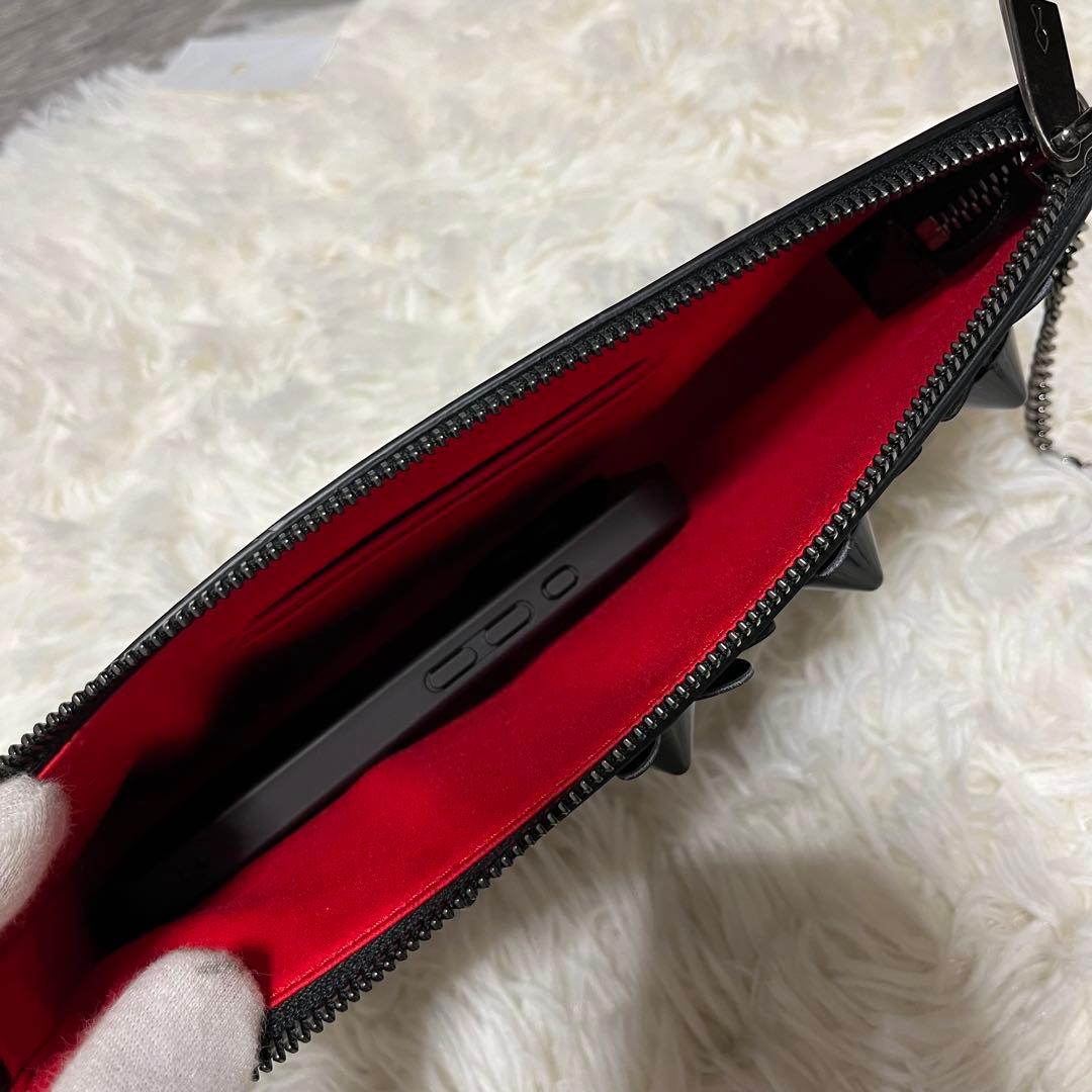 クリスチャンルブタン　チェーンショルダーバッグ　黒　エナメル　花柄