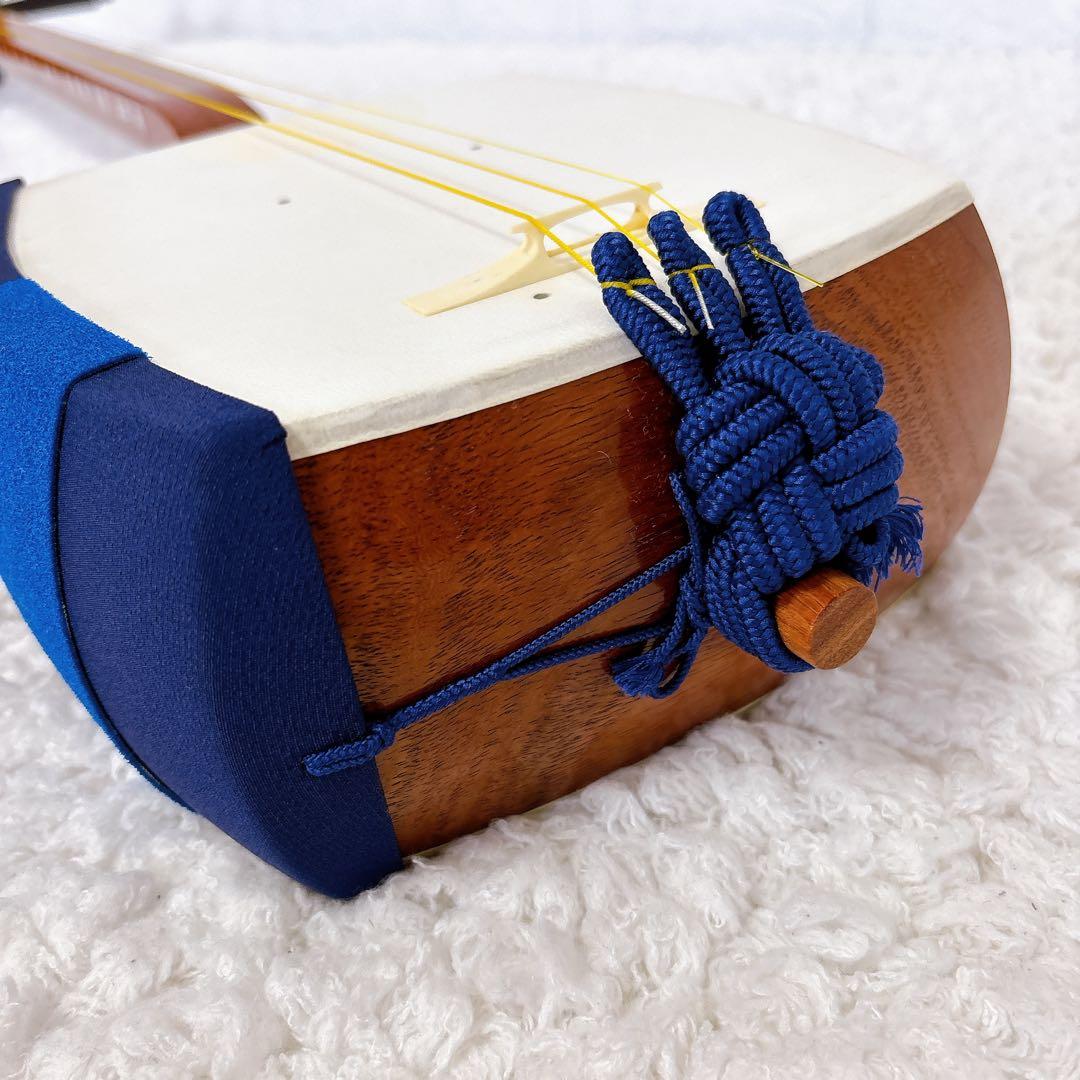 美品　三味線 細棹　猫皮　花梨　破れなし　四乳　四ツ皮　長袋付き　和紙袋