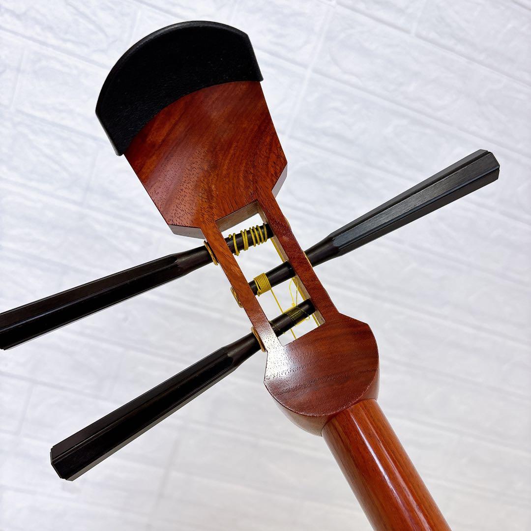 美品　三味線 細棹　猫皮　花梨　破れなし　四乳　四ツ皮　長袋付き　和紙袋