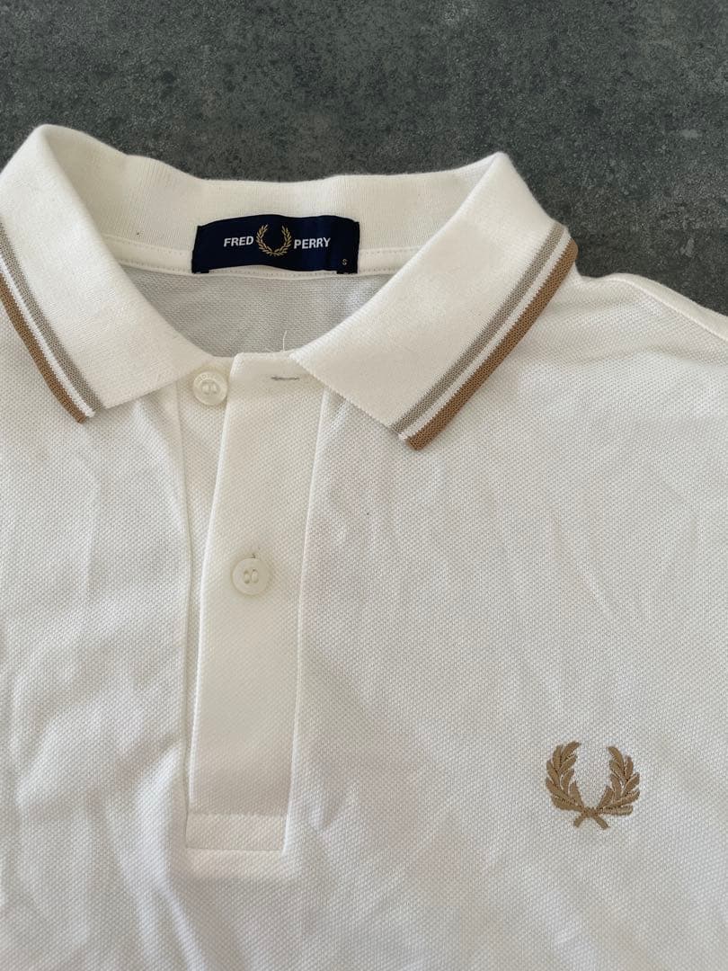 Fred Perry ホワイト ゴールド　長袖ポロシャツ