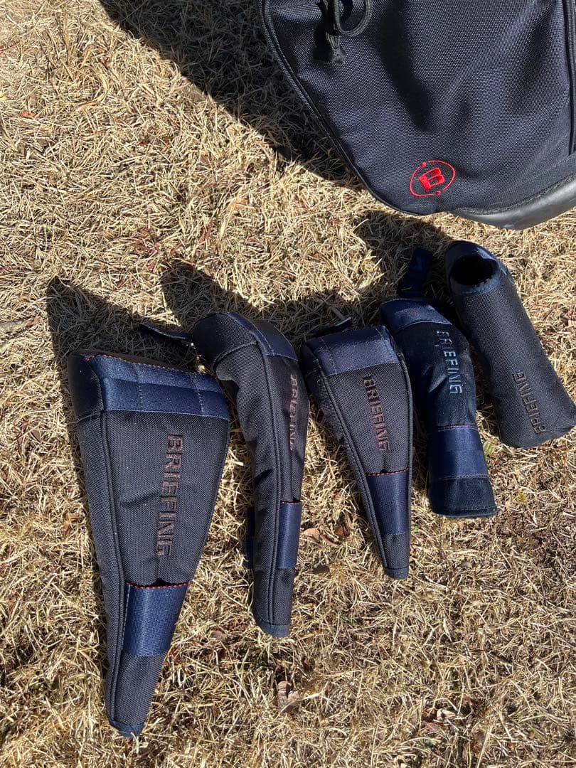 BRIEFING スタンド式ゴルフバッグ ヘッドカバー、ネームプレート付き