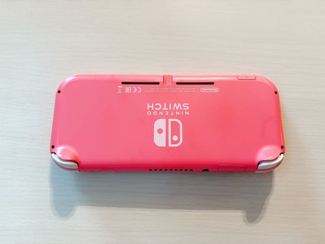 Nintendo Switch light　コーラルピンク