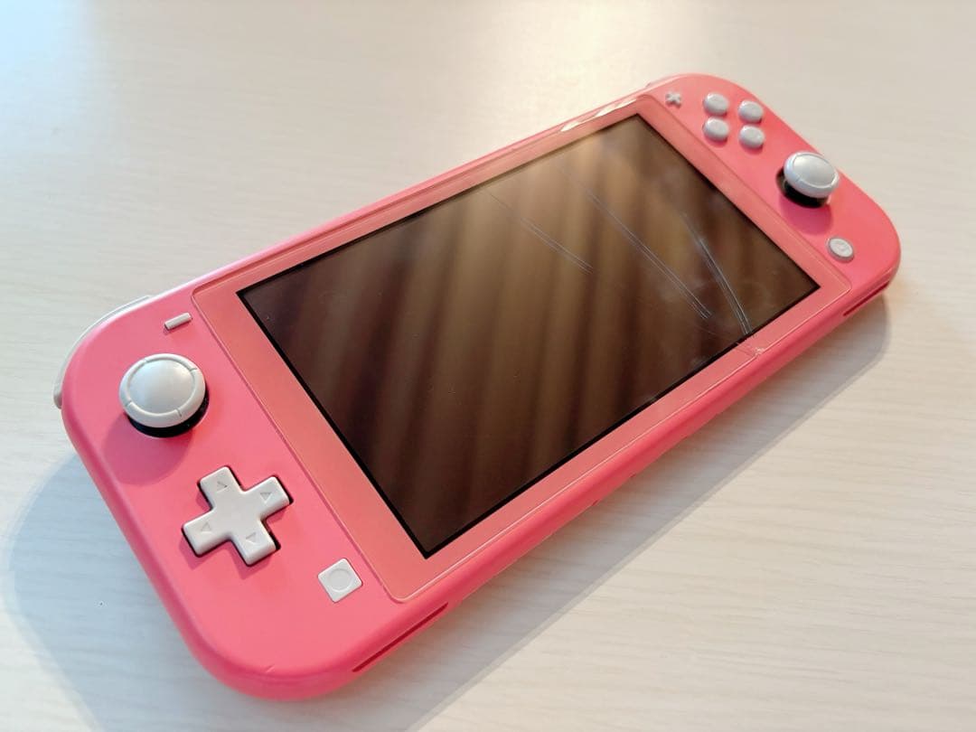 Nintendo Switch light　コーラルピンク
