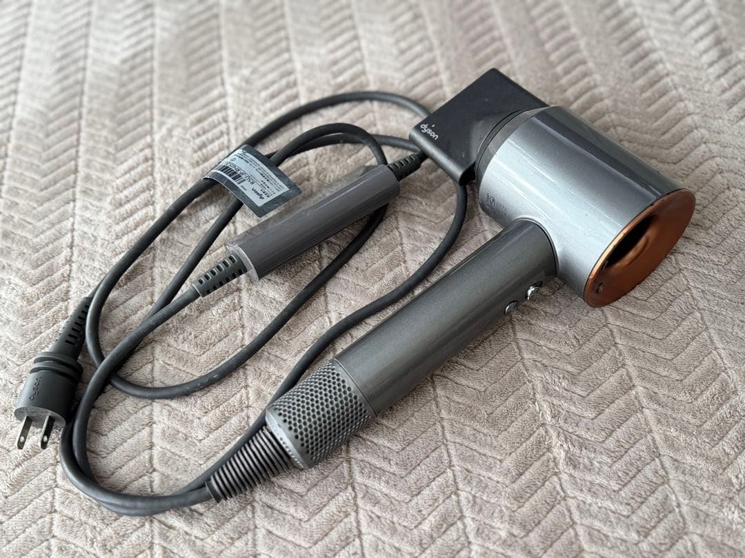 【12/26 AMまで】Dyson HD08 ヘアドライヤー　純正スタンド付き