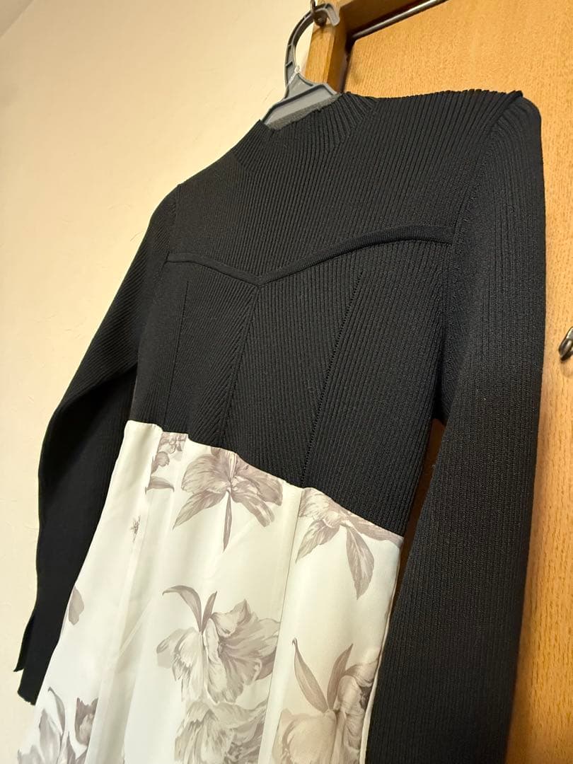 フラワードッキングロングスリーブワンピース