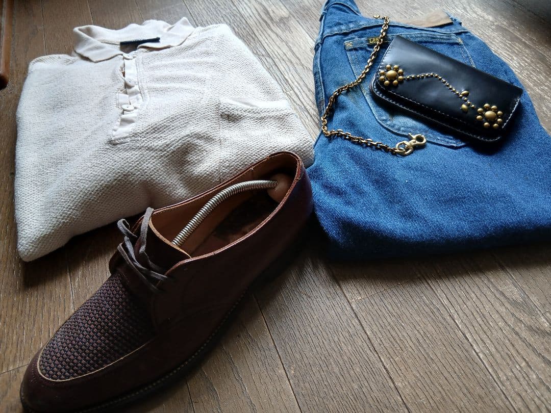 Hoween クロムエクセルレザー 茶芯トラッカーウォレット 真鍮スタッズ