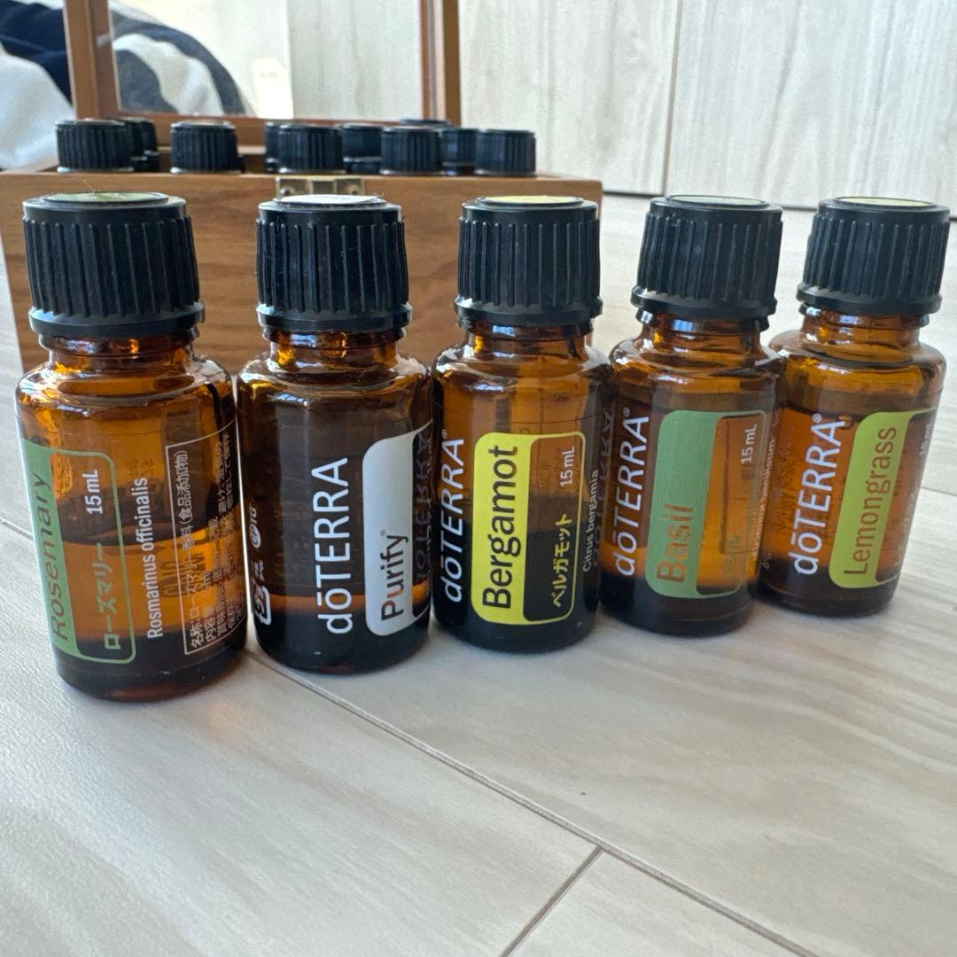 doTERRAエッシェンシャルオイル25本セット木箱