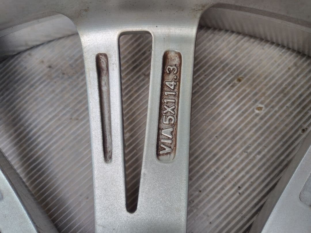 18インチ　ホイール　レオニス　ウェッズ　Weds　4本のうち２本　1／2