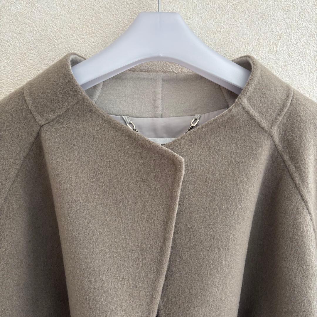 アドーア　カシミヤ　ウール　ノーカラー　ショート　コート