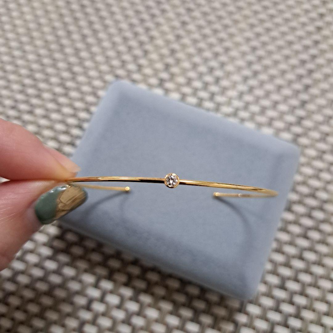 オレフィーチェ　ヌード バングル　18kYG 一粒ダイヤ　最終価格　お値下げ不可