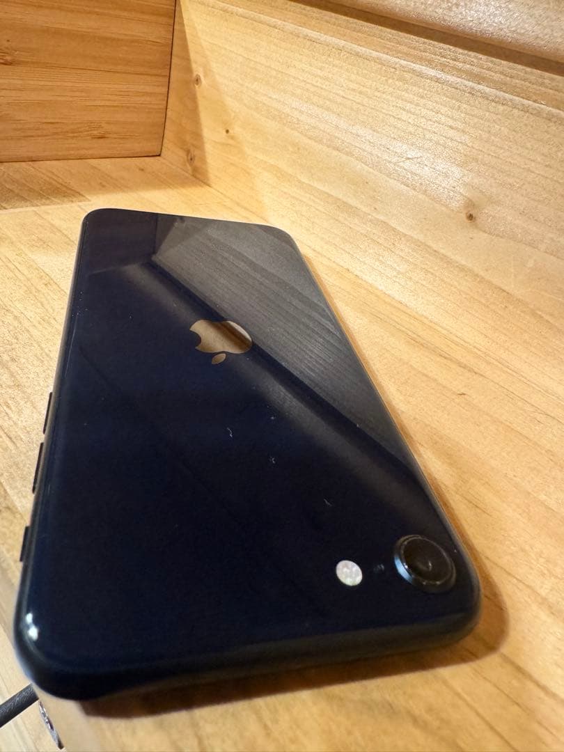 Apple iPhoneSE3 64GB SIMフリー