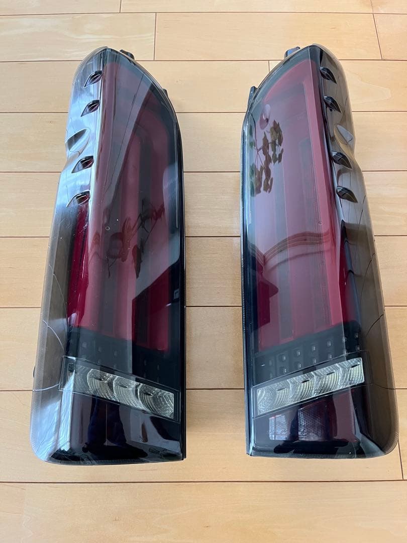 ハイエース 200系 ヴァレンティ Valenti スモークテールランプ