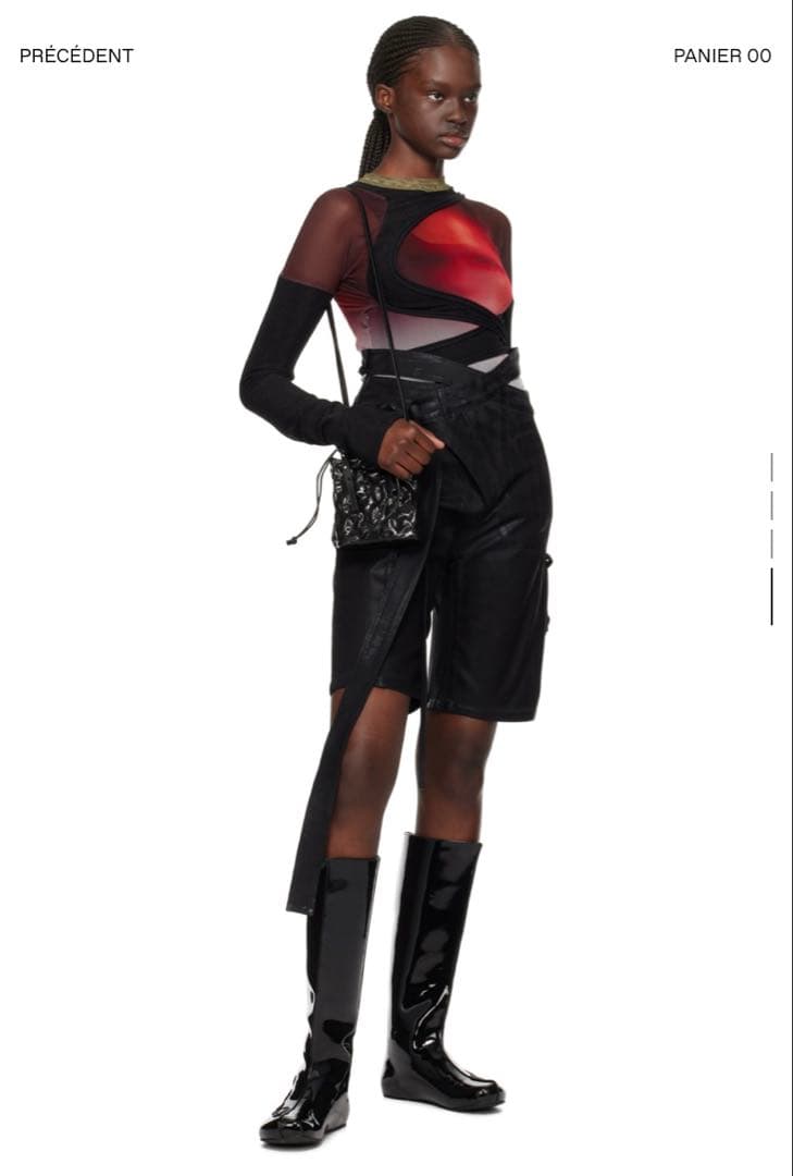 ブラックレザー風ハーフパンツ