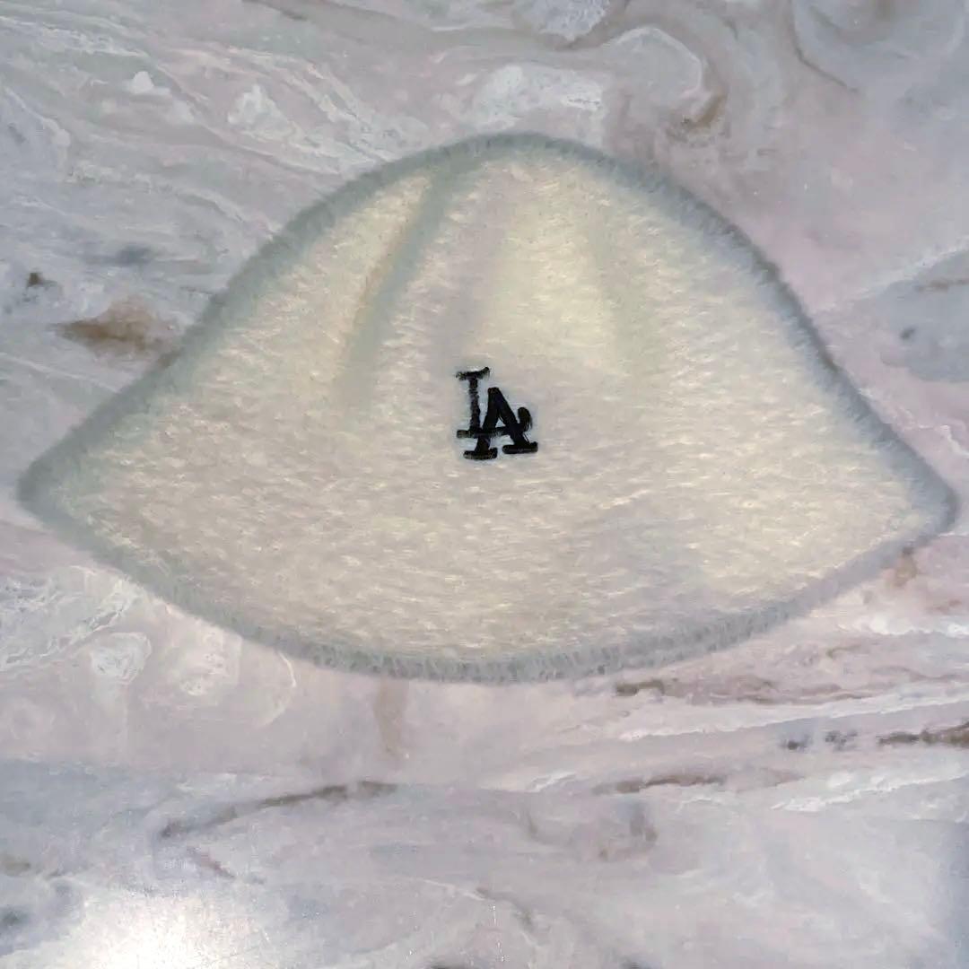 ホワイト バケットハット LAロゴ付き 白 冬