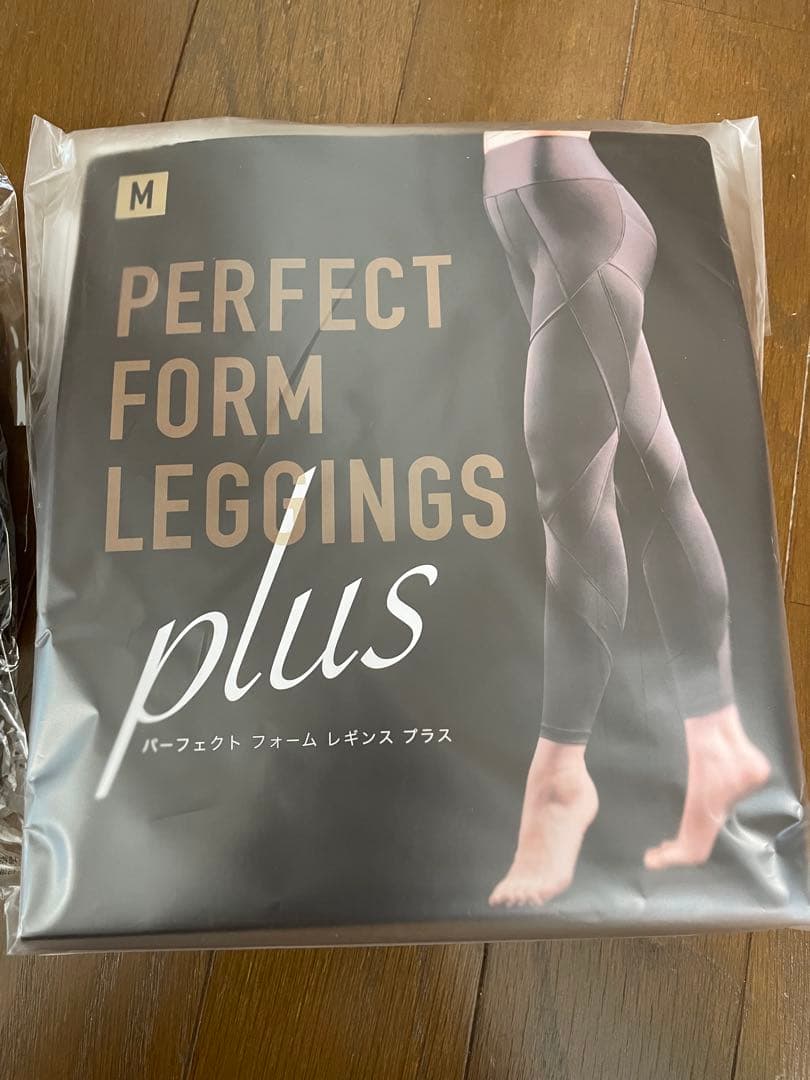 LAVA/リントスル　パーフェクトフォーム　トップス・レギンス　新品・未開封