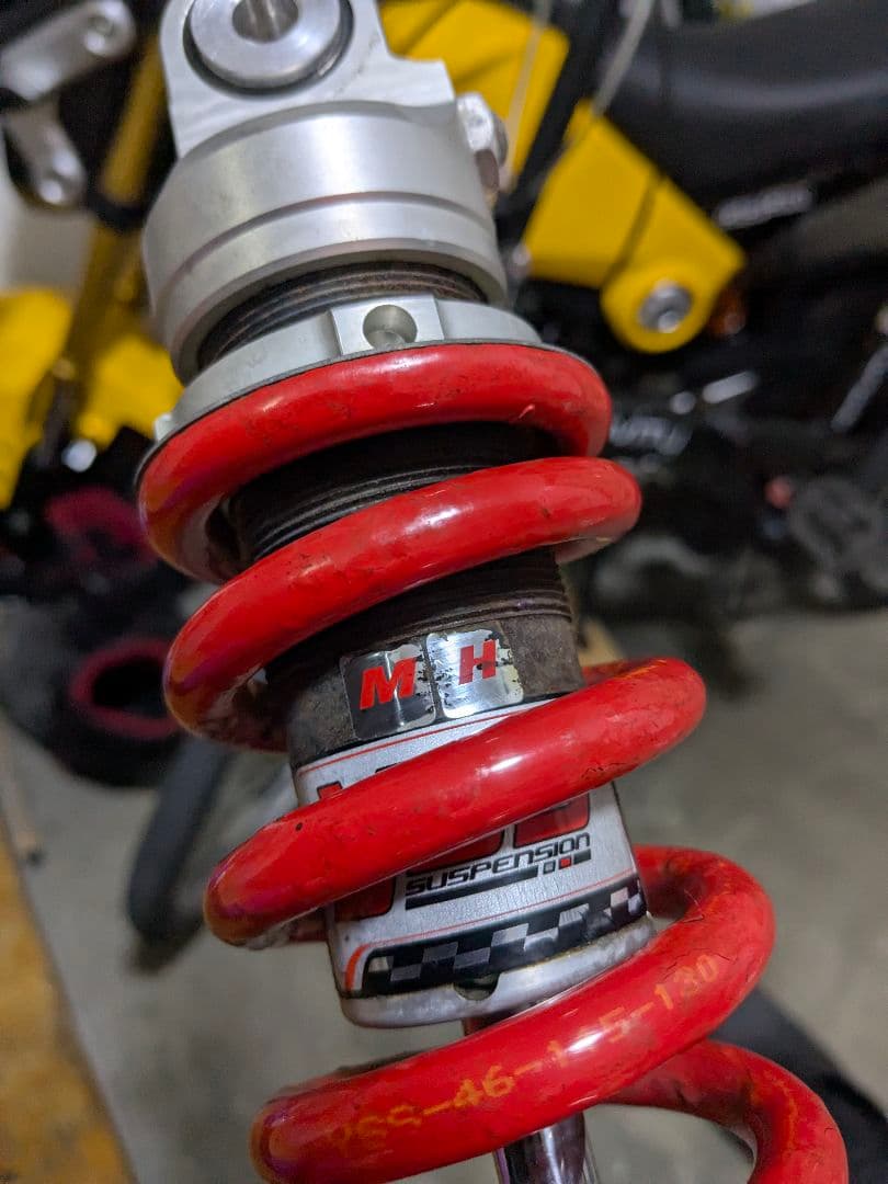 ホンダ　グロム　YSSのサスペンション