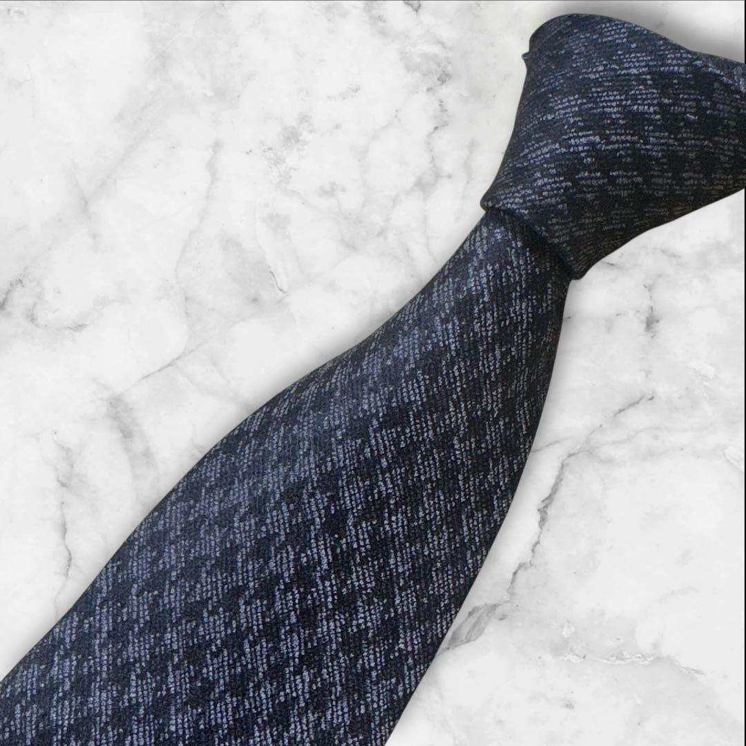 【未使用に近い】TOM FORD グレー　ブラック　千鳥格子　ネクタイ　シルク