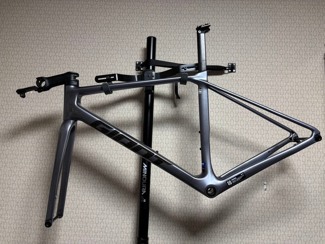 【直接渡し限定割引】GIANT TCR Advanced Pro 0 2025