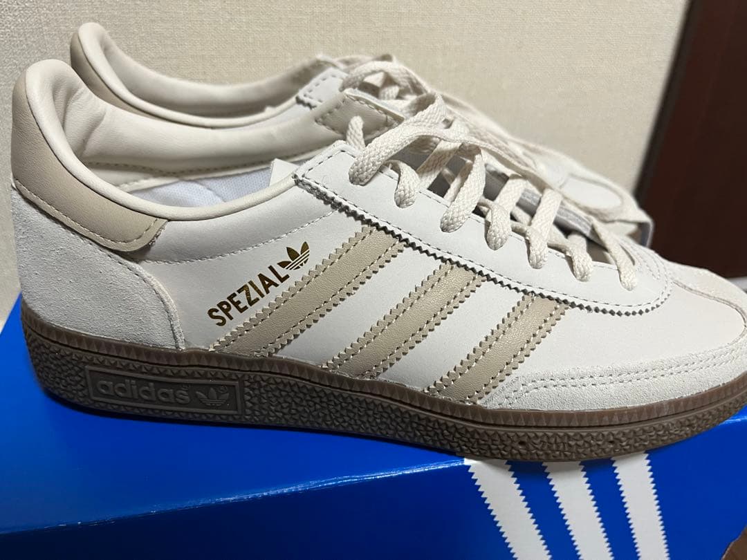アディダス　グリーンレーベル　スペツィアル 24 ベージュ　ji2644