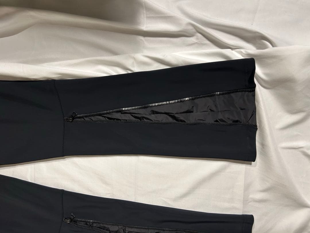 PRADA ジップ ナイロン フレアパンツ