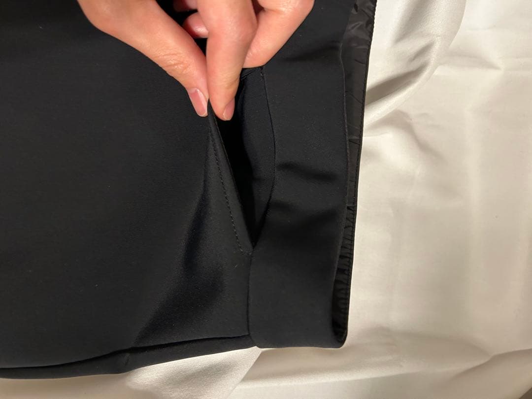 PRADA ジップ ナイロン フレアパンツ