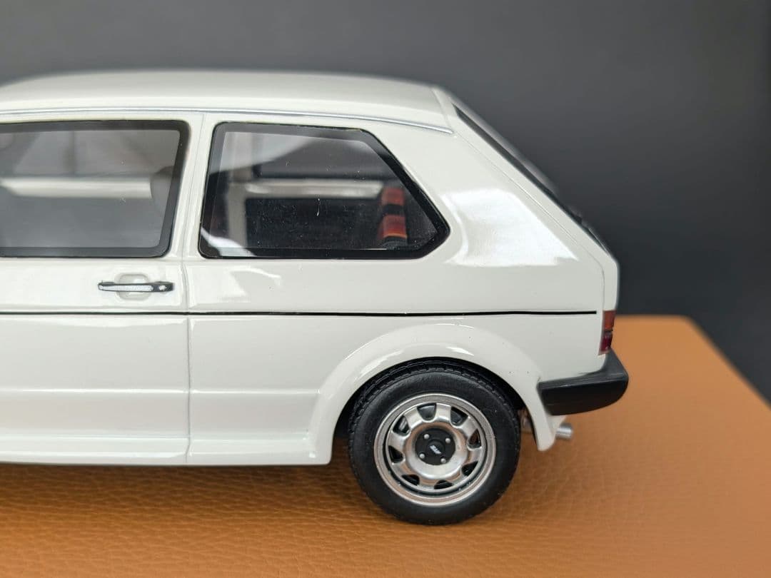 OttO 1/18 VW ゴルフ GTI 16S エッティンガー【補修箇所あり】