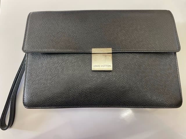 ルイヴィトン タイガ セレンガ クラッチバッグ ブラック