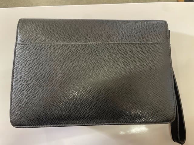 ルイヴィトン タイガ セレンガ クラッチバッグ ブラック