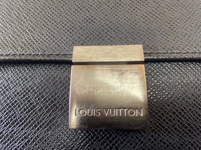 ルイヴィトン タイガ セレンガ クラッチバッグ ブラック