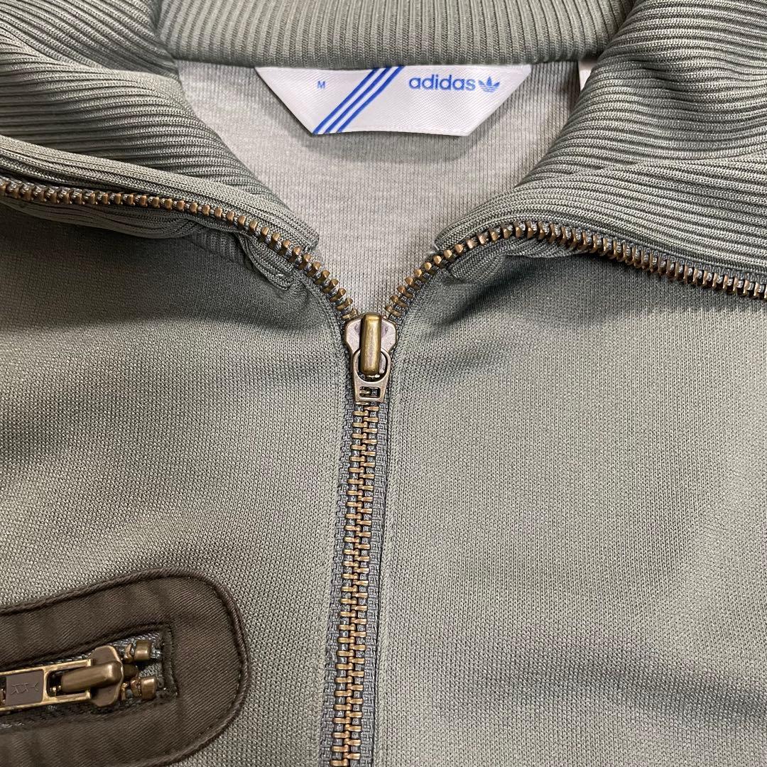 y2k アディダス　トラックジャケット　刺繍ロゴ　00s襟高　カーキ×カーキ