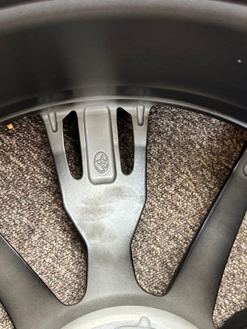 クラウンスポーツRS純正アルミホイール 8.5Jx21+35 114.3-5H