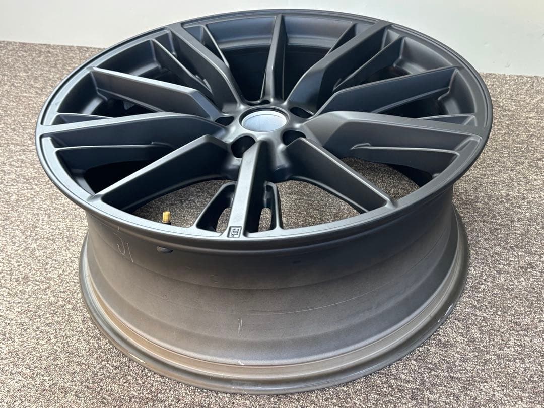 クラウンスポーツRS純正アルミホイール 8.5Jx21+35 114.3-5H