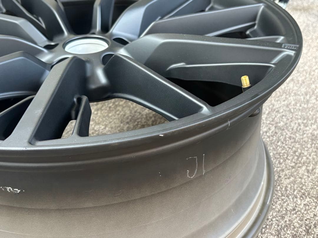 クラウンスポーツRS純正アルミホイール 8.5Jx21+35 114.3-5H