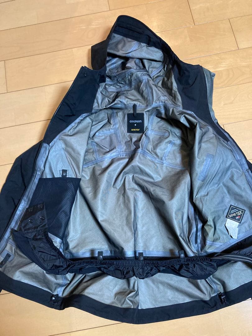 美品 GOLDWIN ゴールドウィン ゴアテックス スキーウェア上下 ARRIS