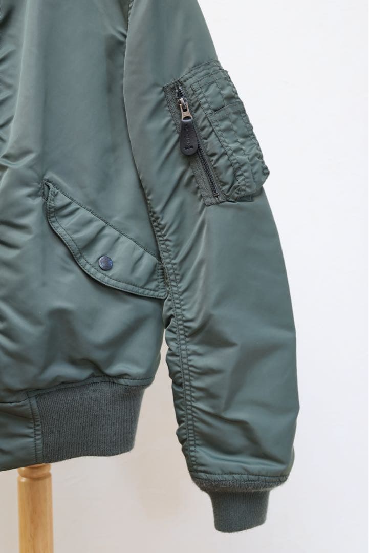 AVIREX L-2Bフライトジャケット