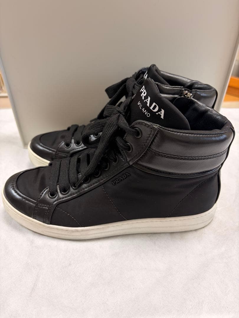 PRADA ブラック ハイカットスニーカー