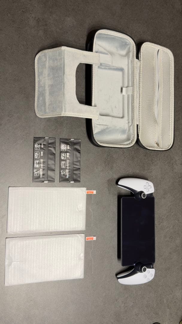 超美品PlayStation Portal 箱なし 専用ケース・保護フィルム付き