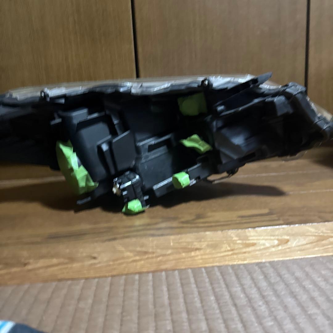 ヴィッツ 左 ヘッドライト ハイブリッド