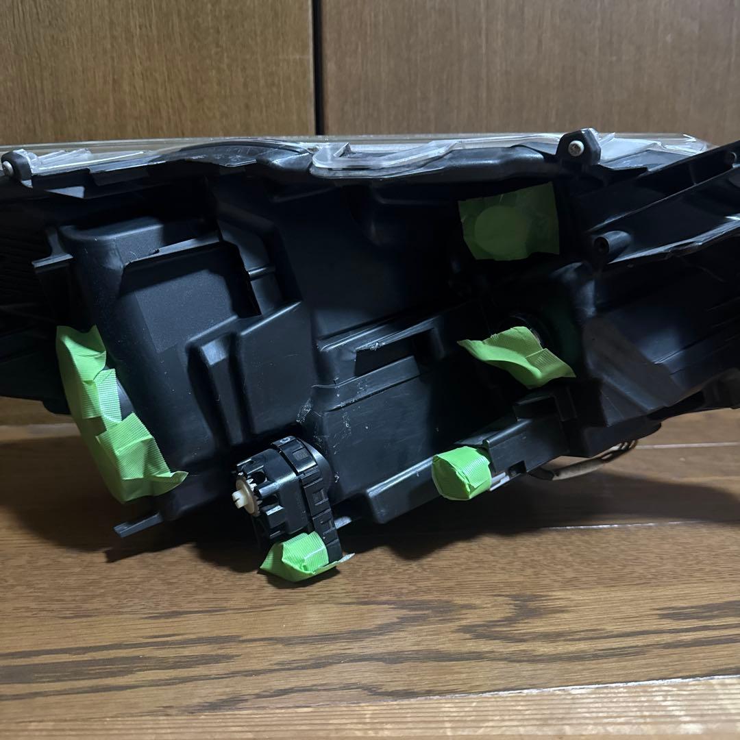 ヴィッツ 左 ヘッドライト ハイブリッド