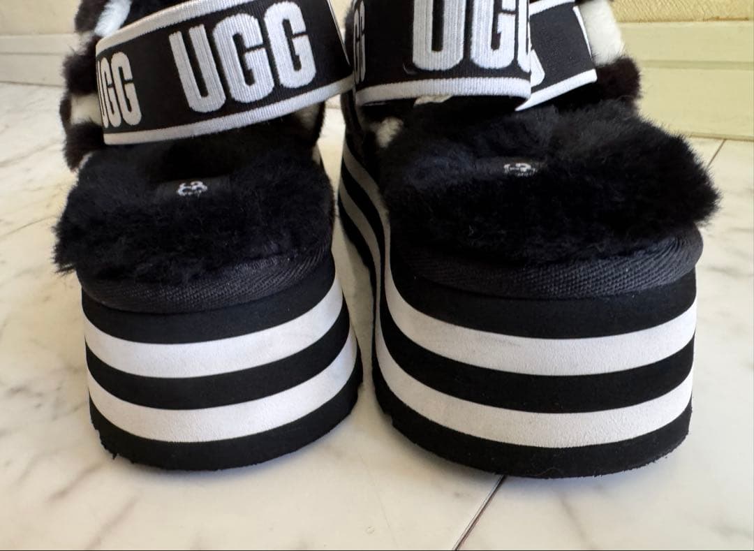 UGG DISCO CHECKS SLIDE 厚底サンダル　箱付き