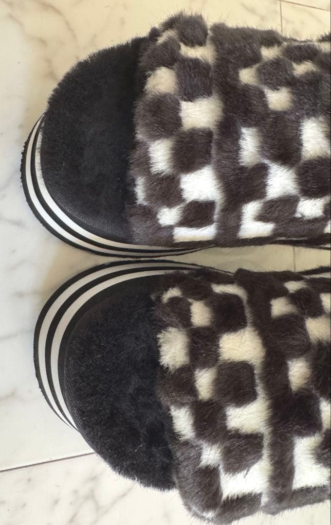 UGG DISCO CHECKS SLIDE 厚底サンダル　箱付き