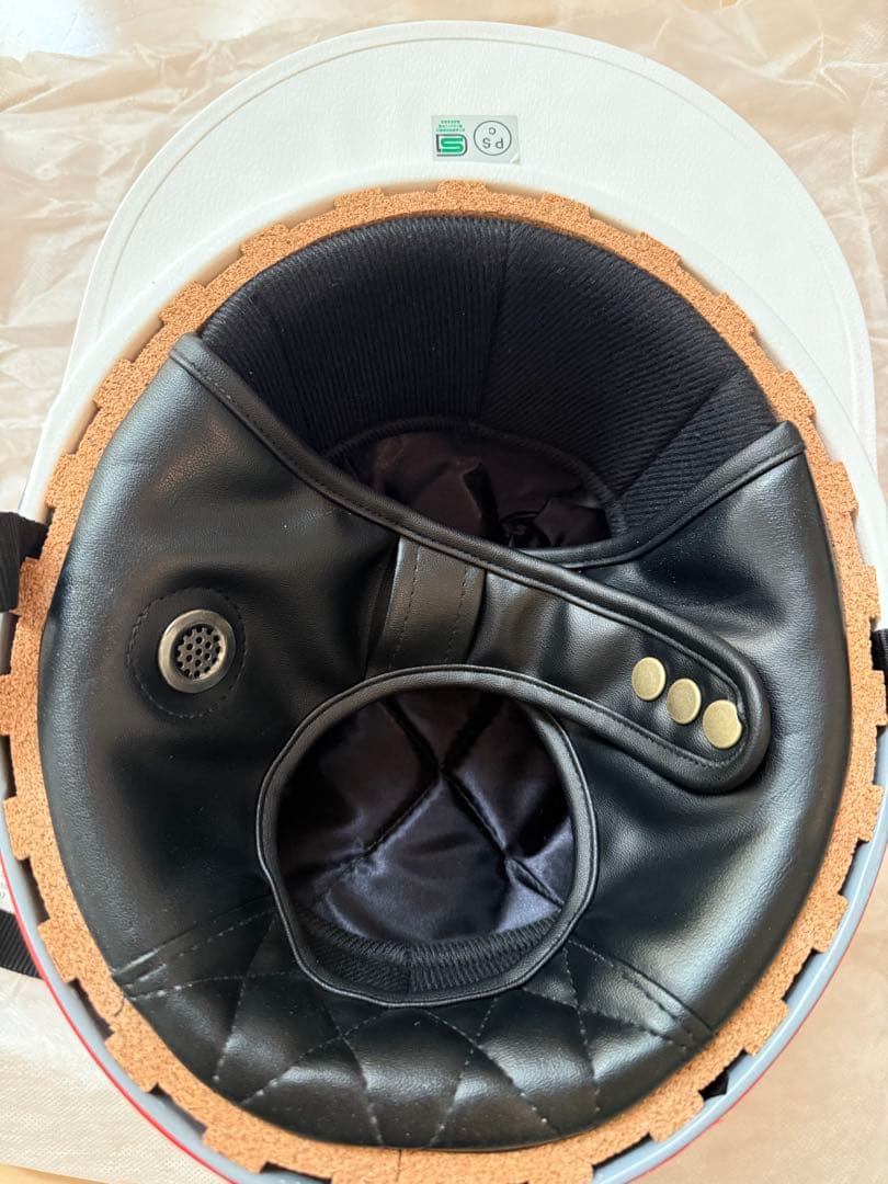 A　富士日照　コルク半キャップ　赤ラメ　三つボタン