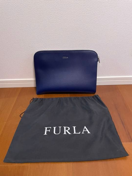 FURLA メンズ　クラッチバッグ
