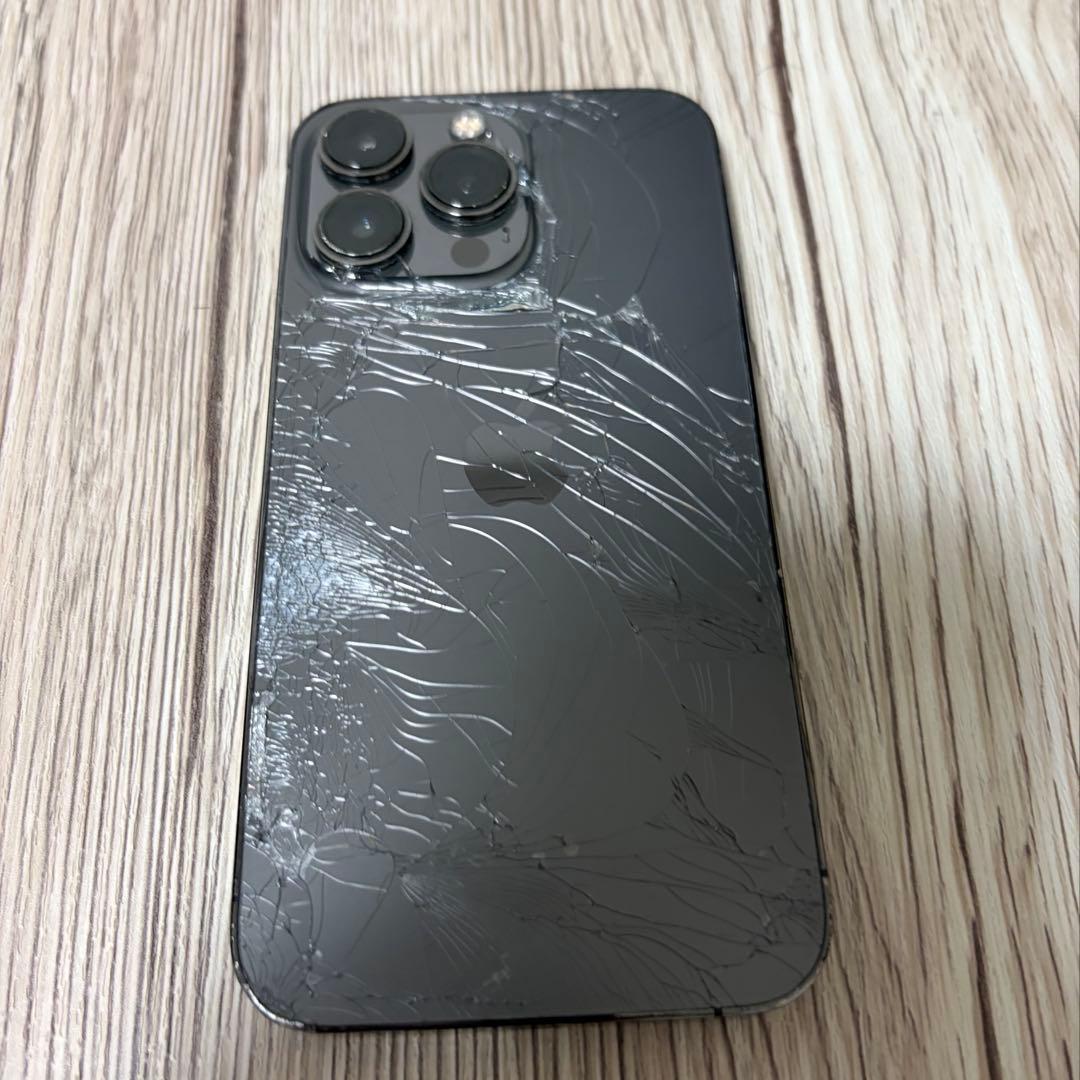 H*o様 iPhone13pro 128gb SiMフリー グラファイト ジャン