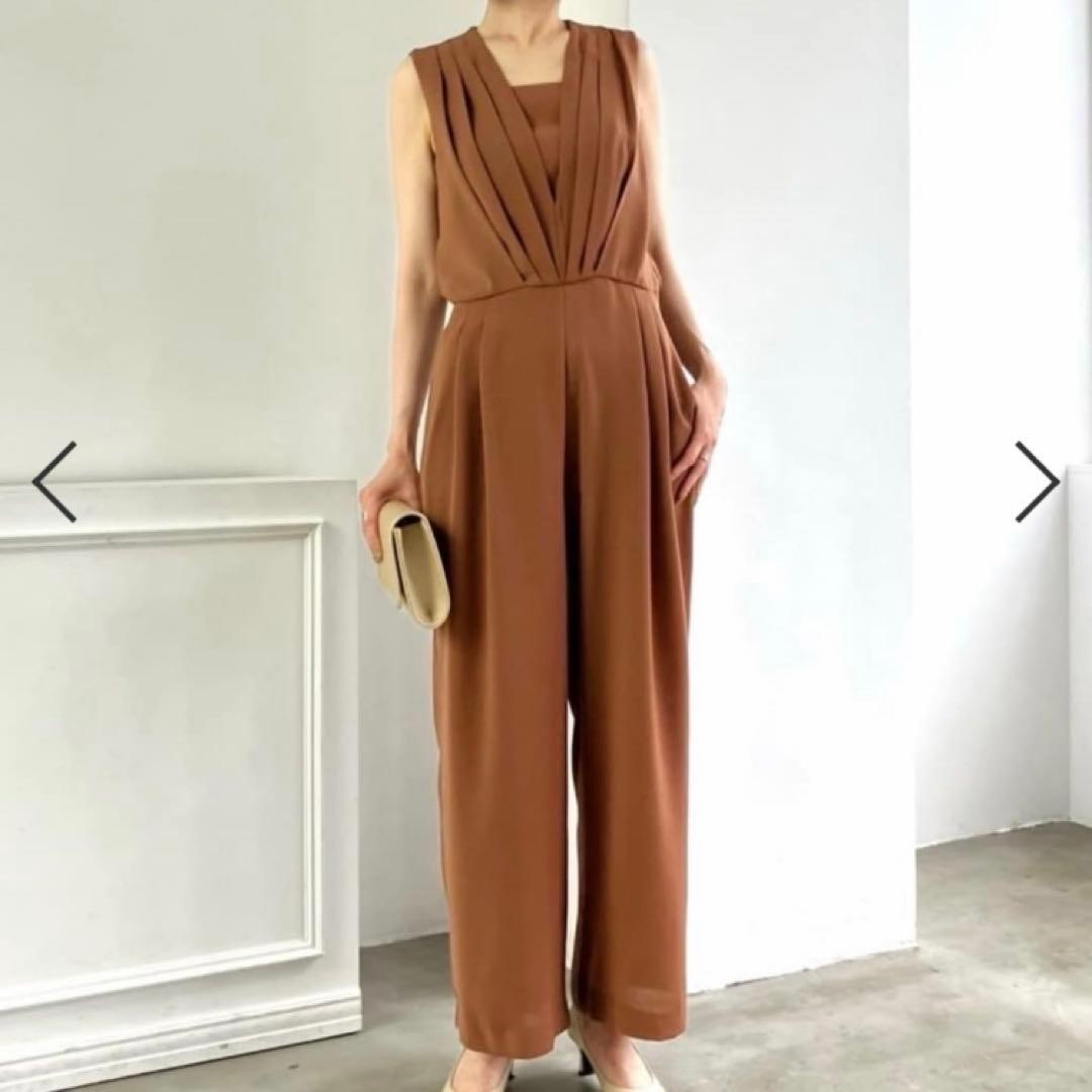 美品AIMER エメ　ストレートパンツオールインワンパーティードレスMブラウン